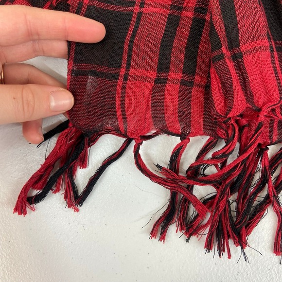 Adult red black checkered plaid tassel fringe‎ thin knit fashion wrap scarf soft - Picture 3 of 4